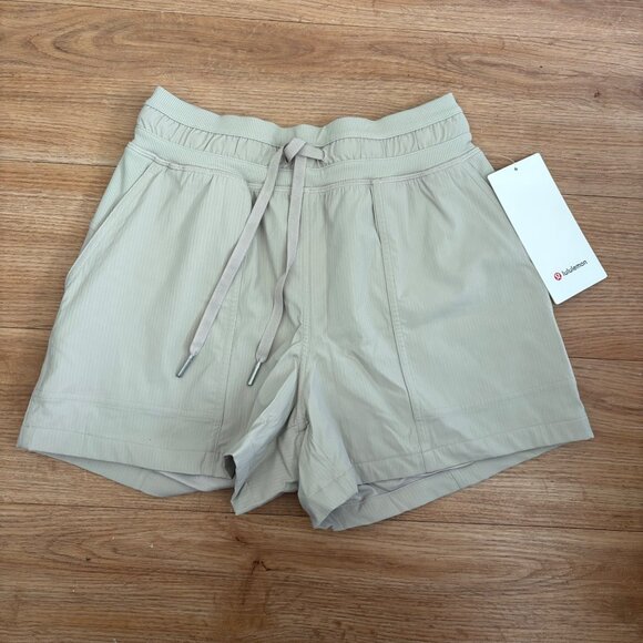 Lululemon Athletic Dance Studio High Rise Short 3.5” Mojave Tan NWT Size 2 - Picture 1 of 8